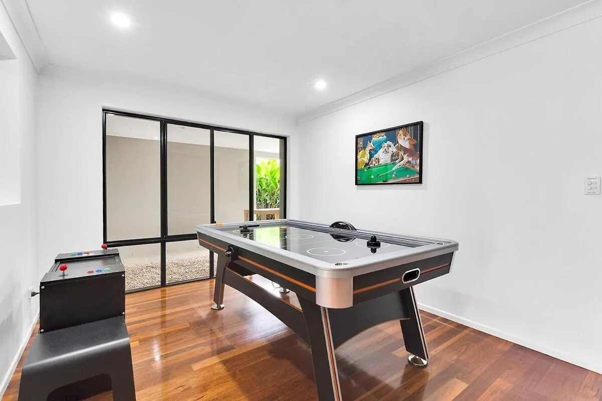 Holiday home Yalla24-Luxury Resort Style Home Mooloolaba