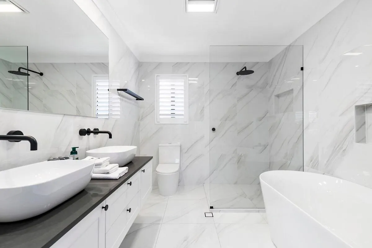 Yalla24-Luxury Resort Style Home Mooloolaba