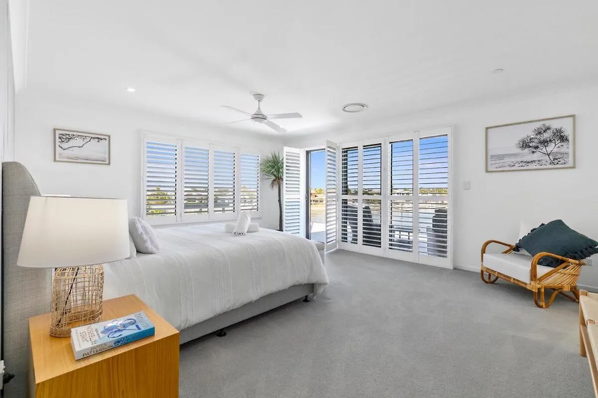 Yalla24-Luxury Resort Style Home Mooloolaba Australia