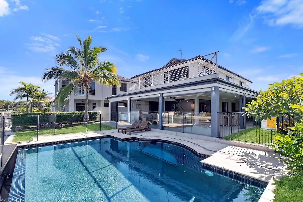 Yalla24-Luxury Resort Style Home Mooloolaba